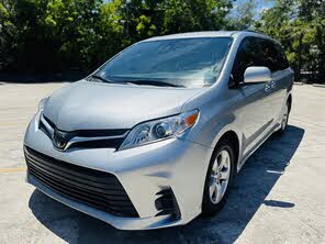 Toyota Sienna LE 7-Passenger FWD with Auto-Access Seat