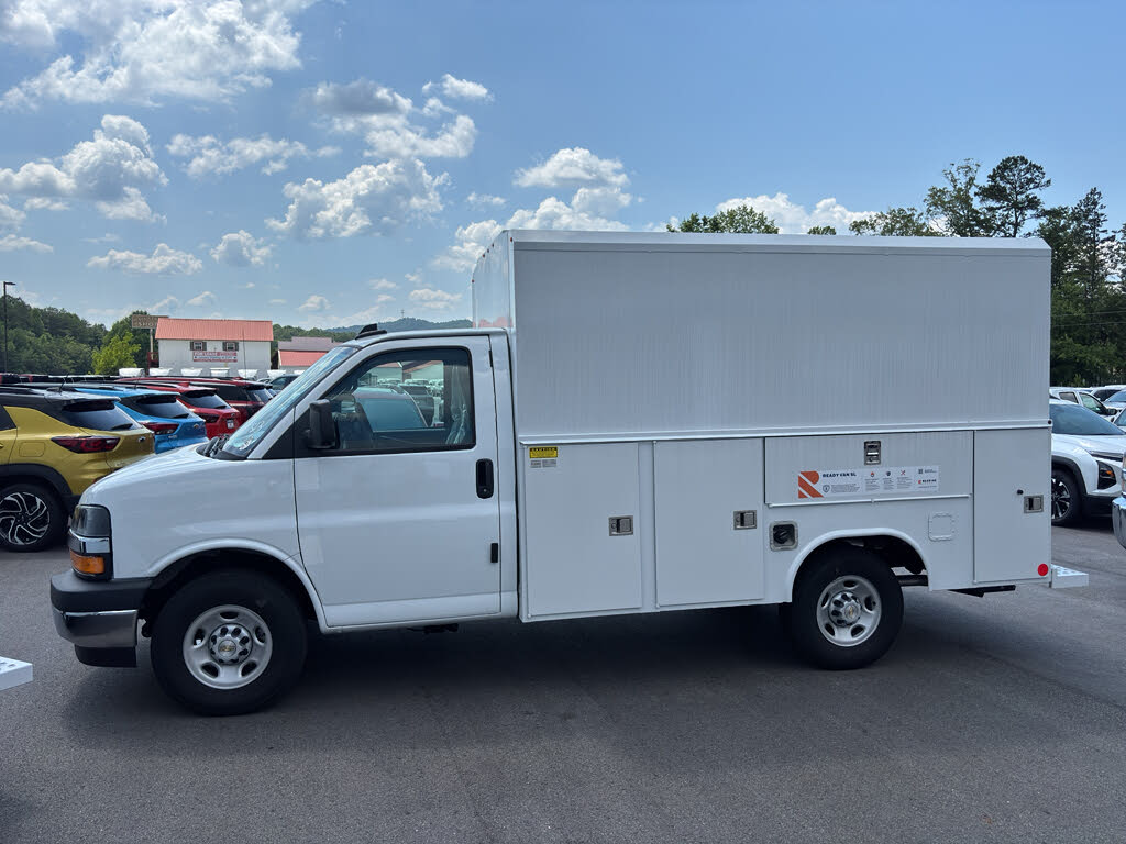 2025 Chevrolet Express Chassis 3500 Cutaway 139