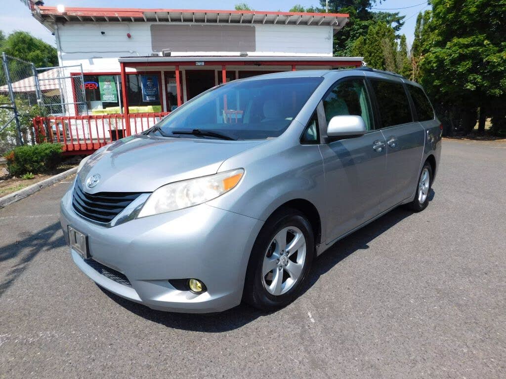 2011 Toyota Sienna 7-Passenger V6 FWD