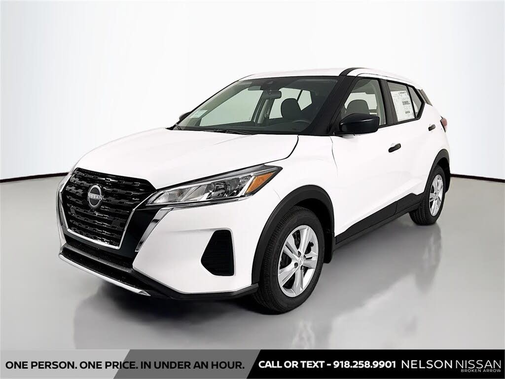 2025 Nissan Kicks Play S FWD