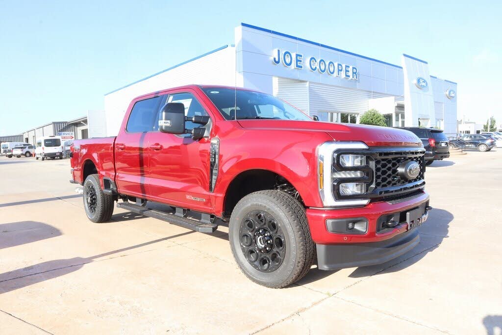 2025 Ford F-250 Super Duty Lariat Crew Cab 4WD