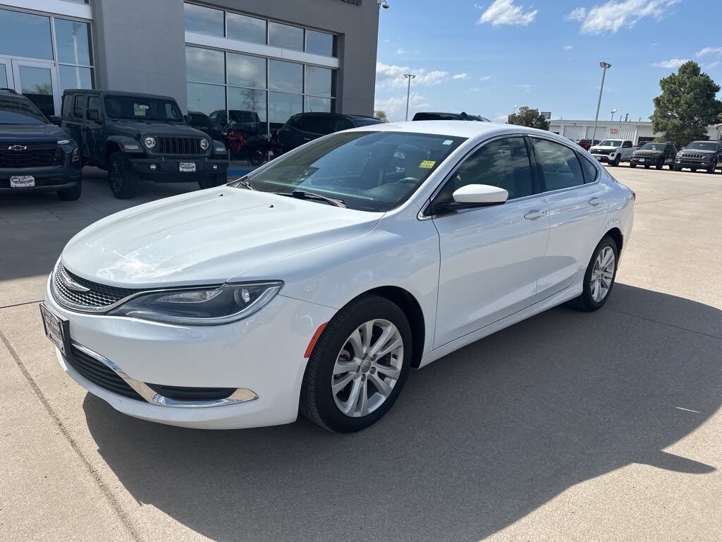 2016 Chrysler 200 Limited Sedan FWD