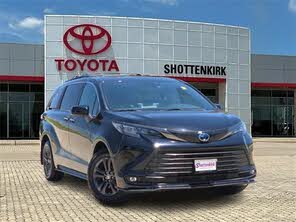 Toyota Sienna Woodland Edition 7-Passenger AWD