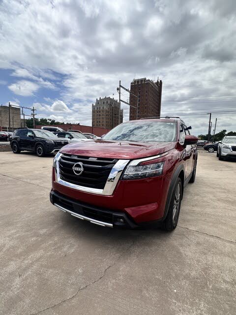 2023 Nissan Pathfinder SL FWD