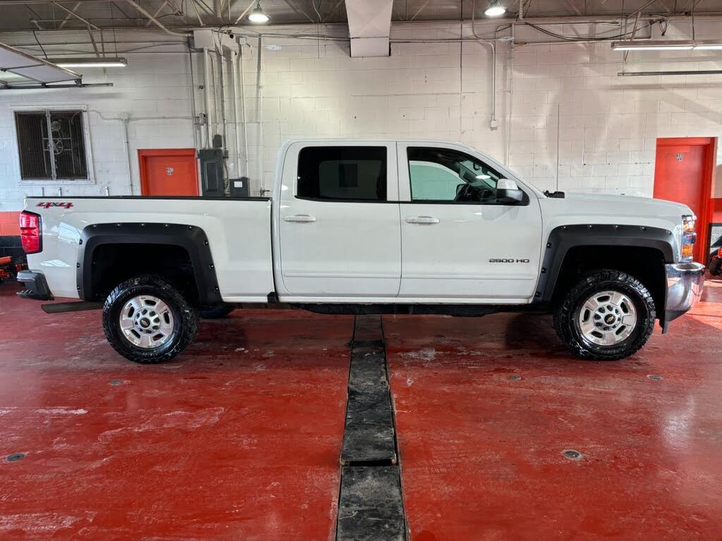 2017 Chevrolet Silverado 2500HD LT Crew Cab 4WD
