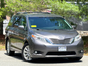 Toyota Sienna XLE Premium 7-Passenger AWD