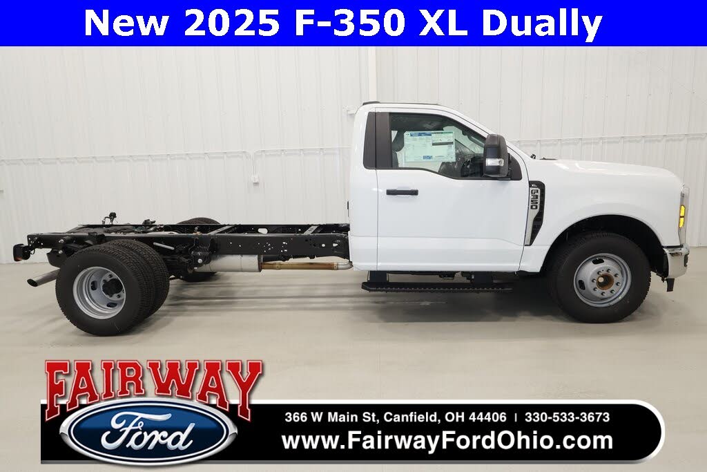 2025 Ford F-350 Super Duty Chassis XL Regular Cab DRW RWD
