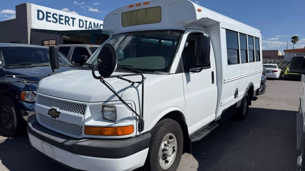 2012 Chevrolet Express Chassis 3500 139 Cutaway with 1WT RWD