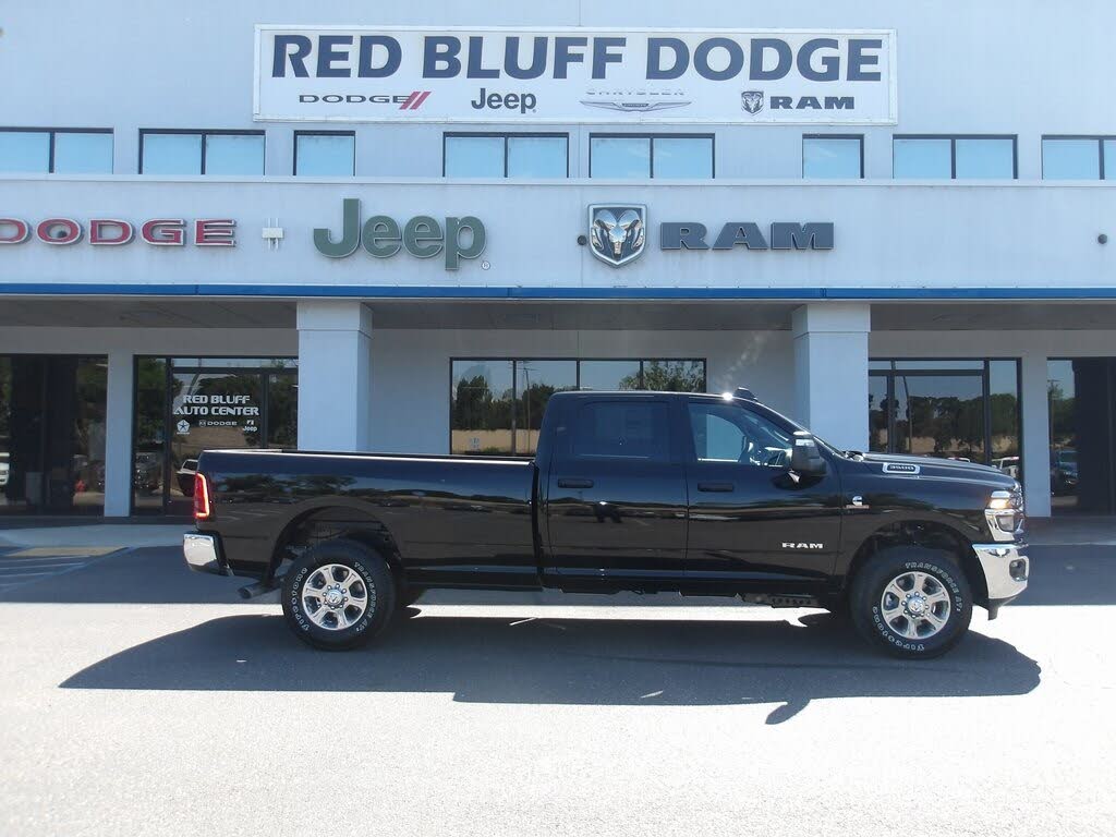 2025 RAM 3500 Big Horn Crew Cab LB 4WD