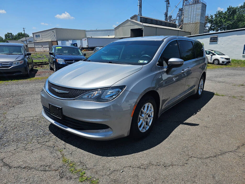 2017 Chrysler Pacifica LX FWD