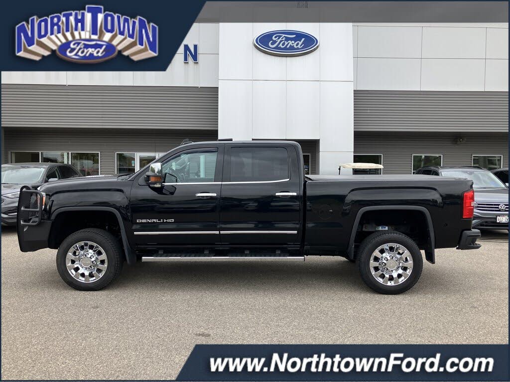 2016 GMC Sierra 2500HD Denali Crew Cab SB 4WD