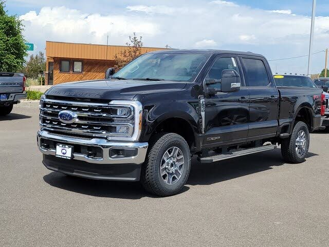 2025 Ford F-250 Super Duty Lariat Crew Cab 4WD