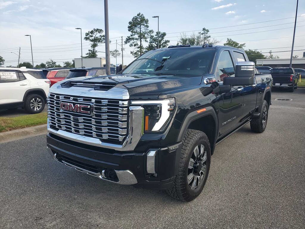 2025 GMC Sierra 3500HD Denali Crew Cab 4WD