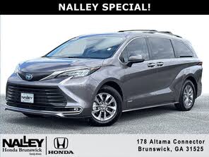 Toyota Sienna XLE 7-Passenger FWD