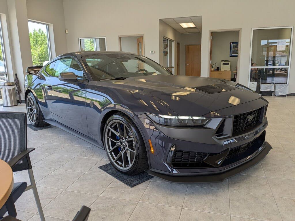 2025 Ford Mustang Dark Horse Fastback RWD