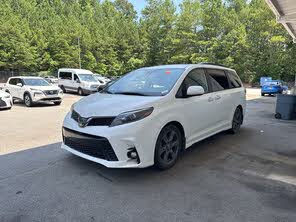 Toyota Sienna SE 8-Passenger FWD