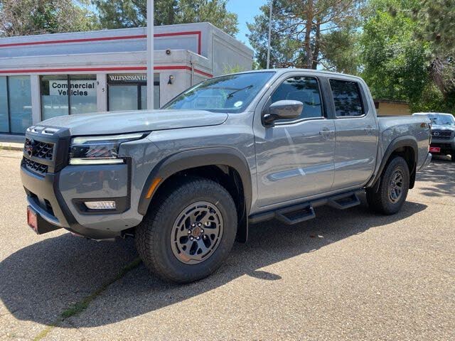 2025 Nissan Frontier PRO-4X Crew Cab 4WD