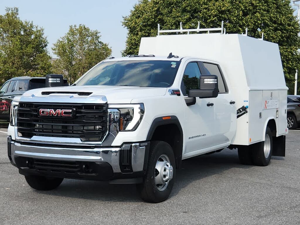 2025 GMC Sierra 3500HD Chassis Pro Crew Cab 4WD