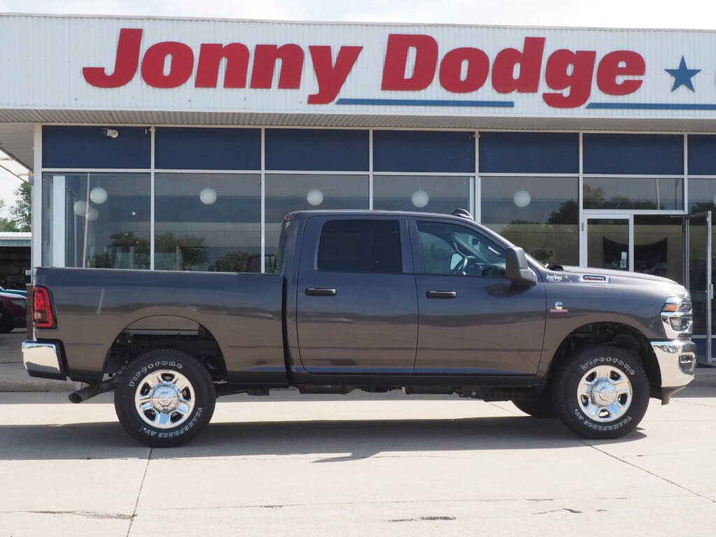 2025 RAM 2500 Tradesman Crew Cab 4WD