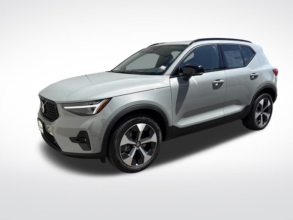2026 Volvo XC40 B5 Plus AWD