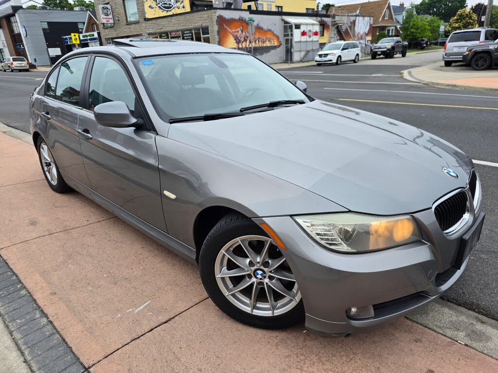 2011 BMW 3 Series 323i Sedan RWD