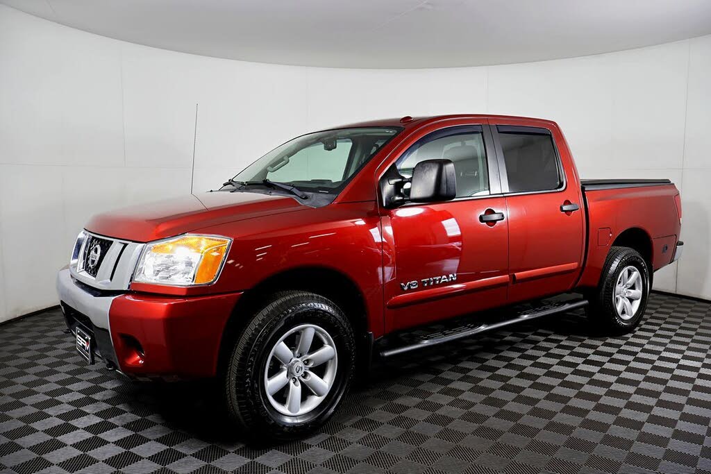 2015 Nissan Titan SV Crew Cab 4WD