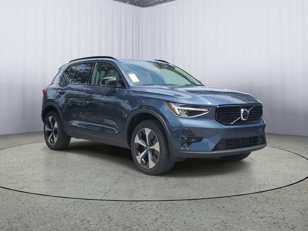 2026 Volvo XC40 B4 Plus FWD
