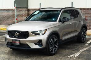 Volvo XC40 B5 Ultimate Dark Theme AWD