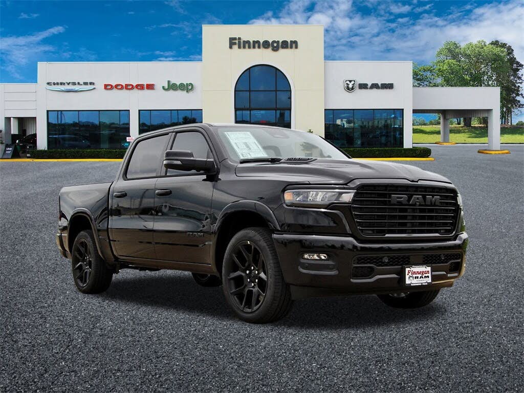 2025 RAM 1500 Laramie Crew Cab 4WD