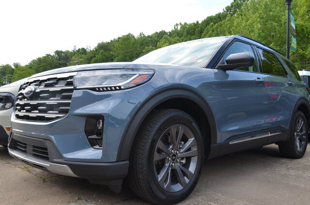 2025 Ford Explorer Active AWD