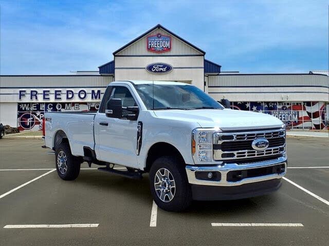 2025 Ford F-350 Super Duty XLT Regular Cab LB 4WD