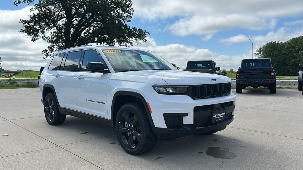 2025 Jeep Grand Cherokee L Altitude X 4WD