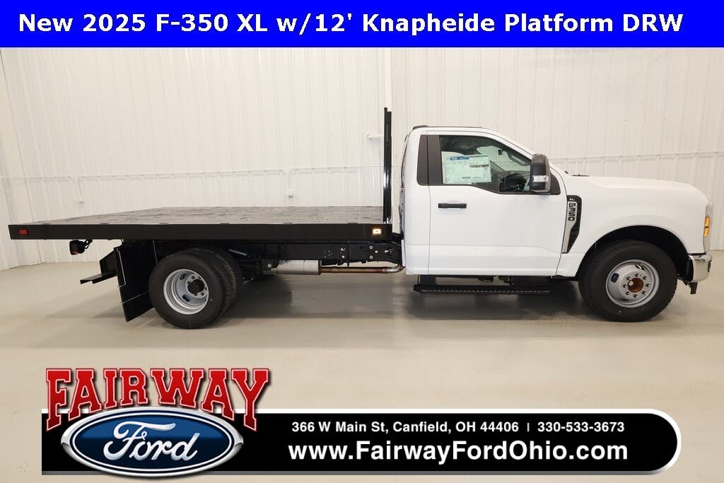 2025 Ford F-350 Super Duty Chassis XL Regular Cab DRW RWD