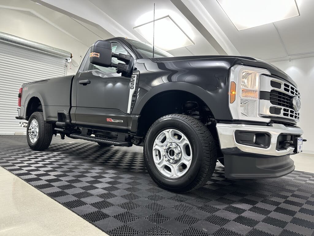 2025 Ford F-250 Super Duty XLT Regular Cab LB 4WD