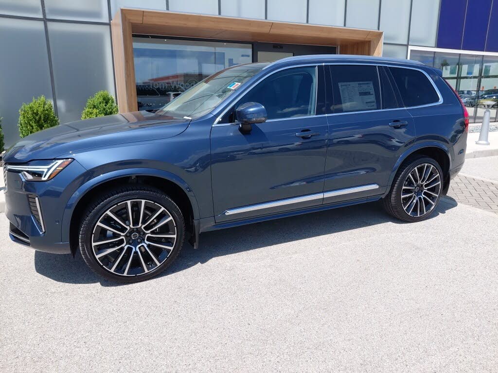 2026 Volvo XC90 B5 Plus 6-Passenger AWD