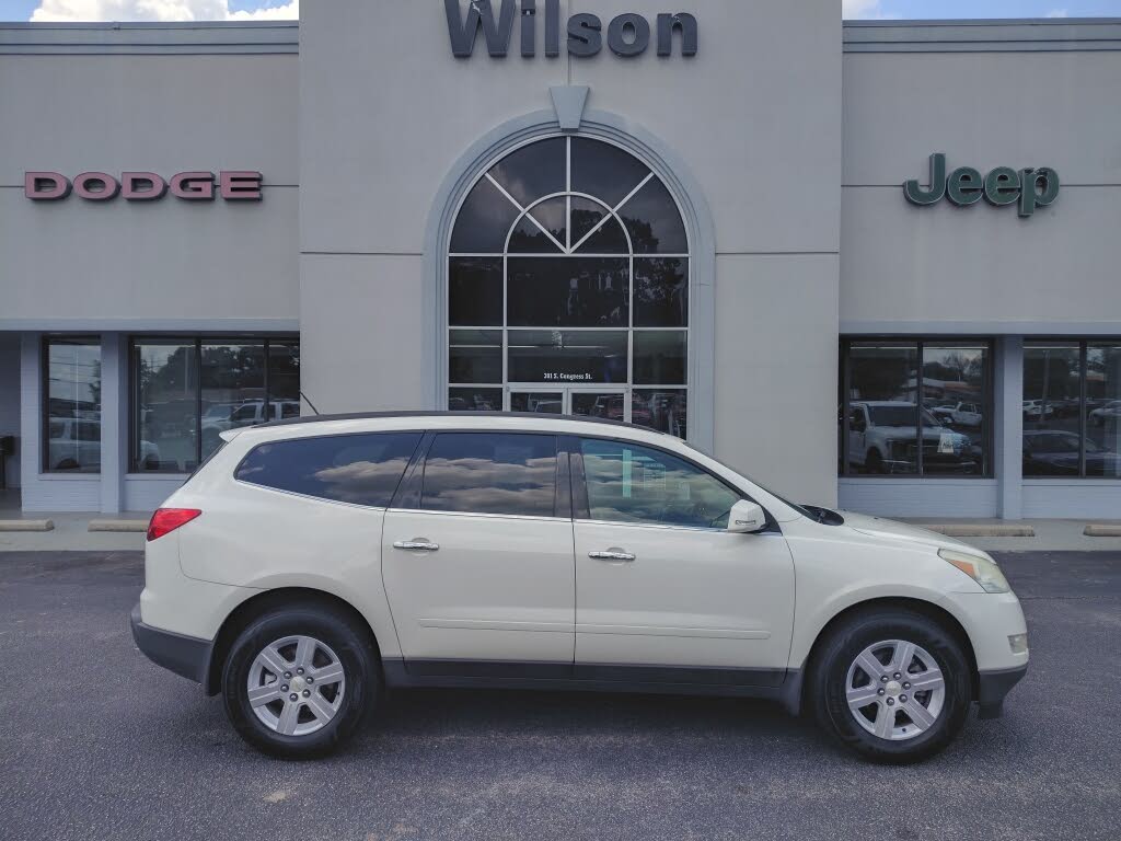 2011 Chevrolet Traverse 2LT FWD