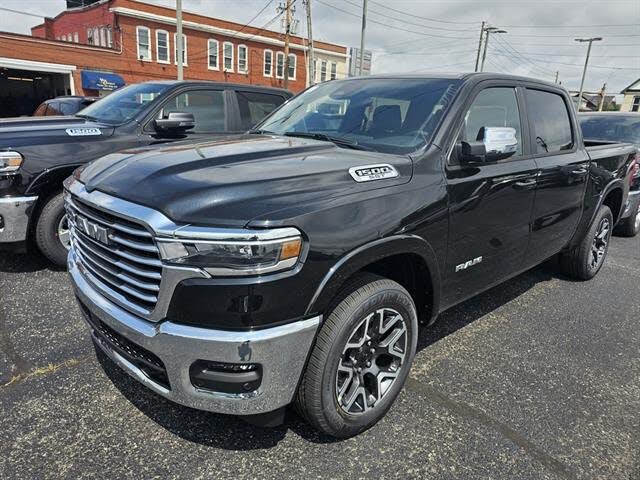 2025 RAM 1500 Laramie Crew Cab 4WD