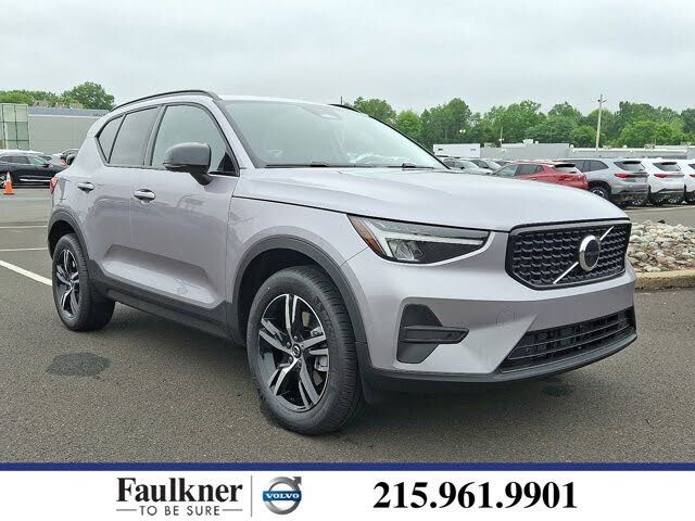 2026 Volvo XC40 B5 Core AWD