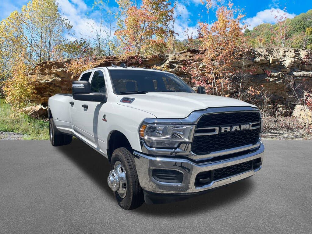 2024 RAM 3500 Tradesman Crew Cab LB DRW 4WD