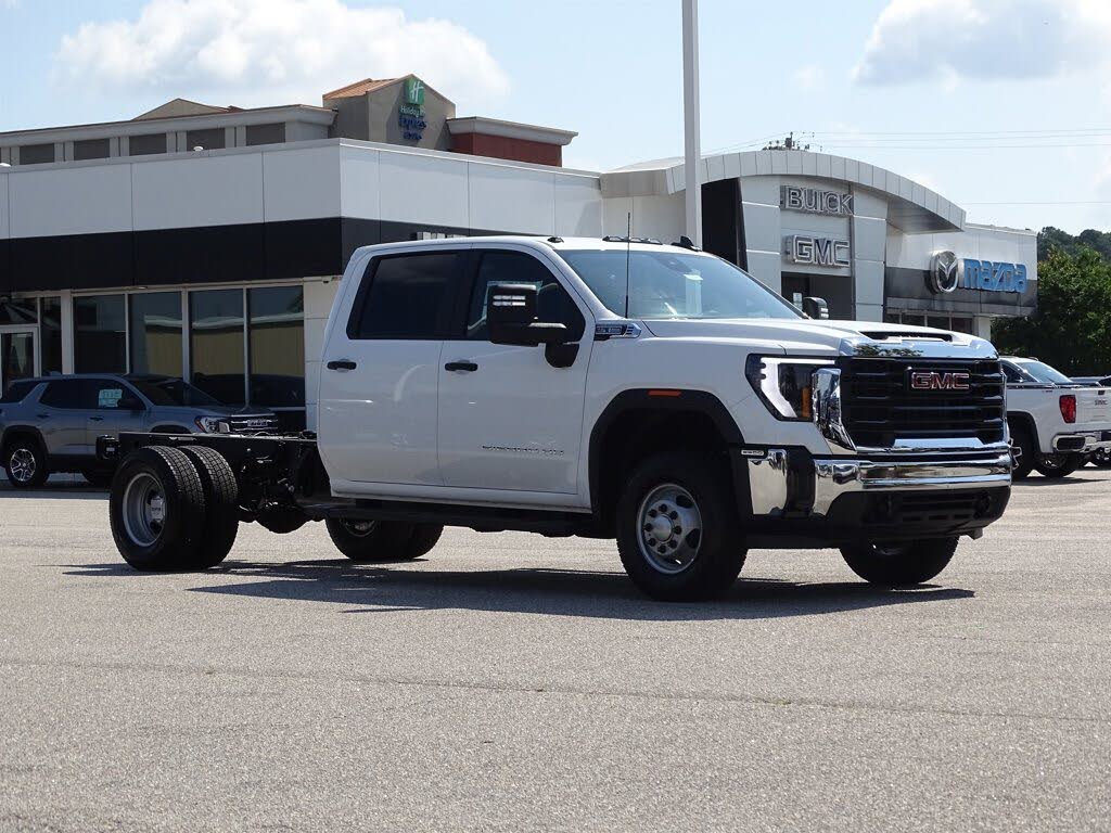 2025 GMC Sierra 3500HD Chassis Pro Crew Cab 4WD