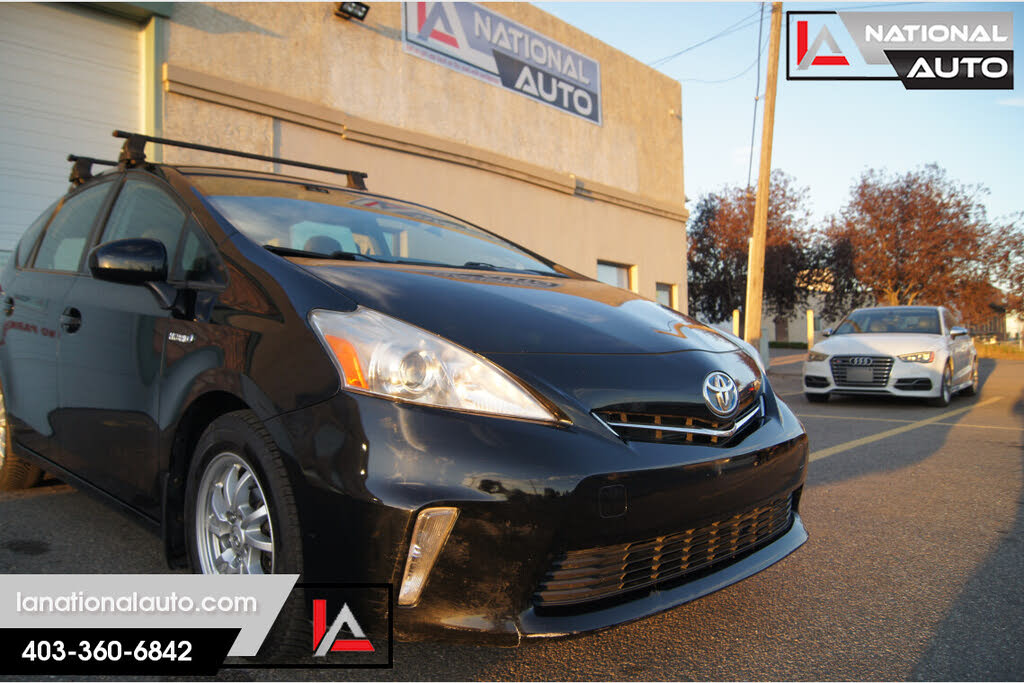 2012 Toyota Prius v Five FWD