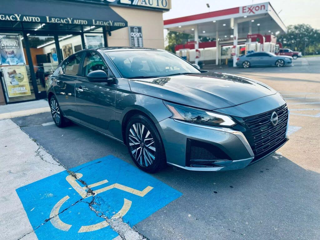 2024 Nissan Altima 2.5 SV FWD