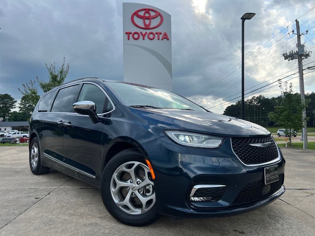 2023 Chrysler Pacifica Limited FWD