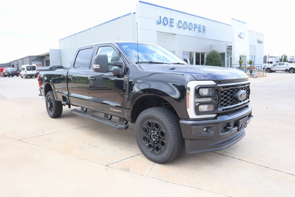 2025 Ford F-350 Super Duty XLT Crew Cab 4WD
