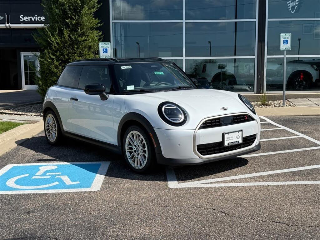 2025 MINI Cooper S Signature Trim 2-door Hatchback
