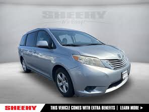 Toyota Sienna LE 7-Passenger Auto Access Seat