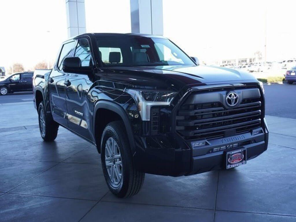 2025 Toyota Tundra SR5 CrewMax Cab 4WD