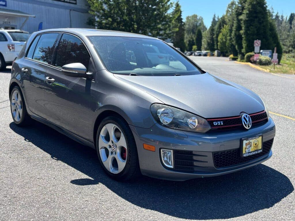 2010 Volkswagen Golf GTI 2.0T 4-Door FWD