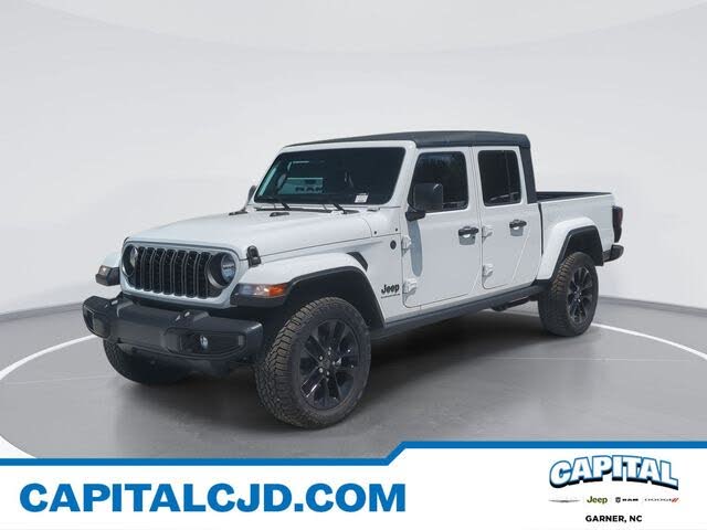 2025 Jeep Gladiator NightHawk Crew Cab 4WD