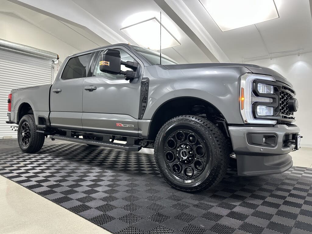 2025 Ford F-350 Super Duty Lariat Crew Cab 4WD